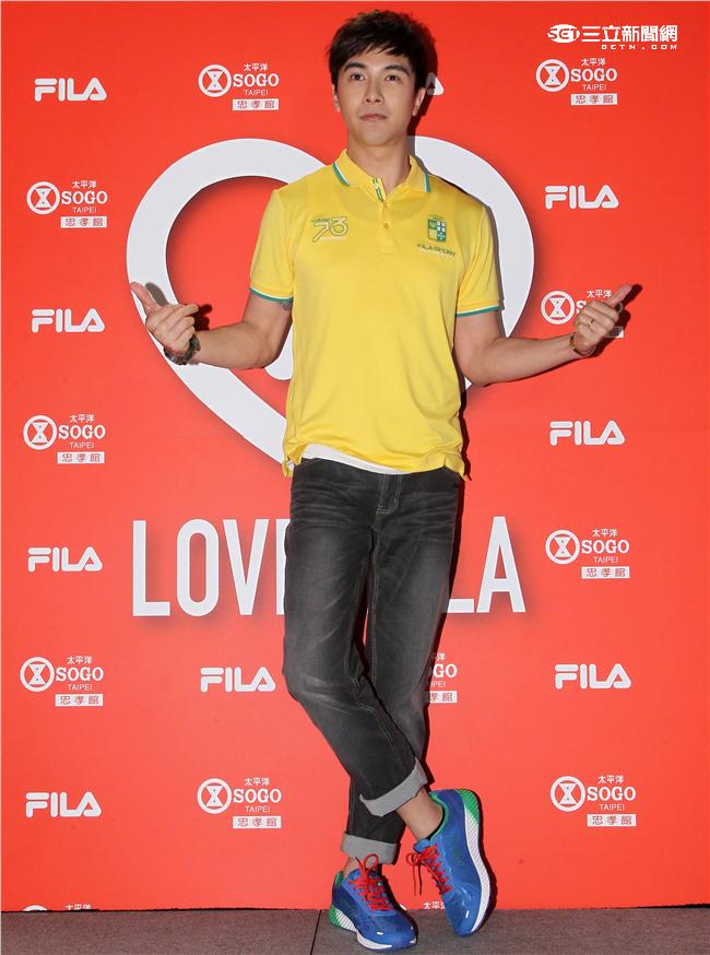 謝佳見擔任運動服飾一日店長，親密獻身會佳人，粉絲力拼爭奪謝太太寶座。（記者邱榮吉/攝影）

