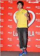 謝佳見擔任運動服飾一日店長，親密獻身會佳人，粉絲力拼爭奪謝太太寶座。（記者邱榮吉/攝影）

