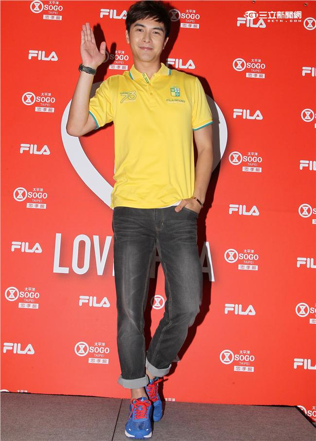 謝佳見擔任運動服飾一日店長，親密獻身會佳人，粉絲力拼爭奪謝太太寶座。（記者邱榮吉/攝影）

