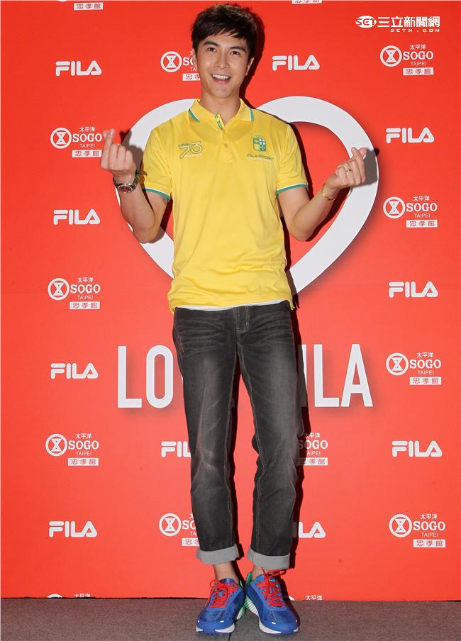 謝佳見擔任運動服飾一日店長，親密獻身會佳人，粉絲力拼爭奪謝太太寶座。（記者邱榮吉/攝影）

