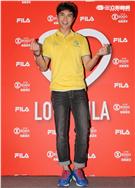 謝佳見擔任運動服飾一日店長，親密獻身會佳人，粉絲力拼爭奪謝太太寶座。（記者邱榮吉/攝影）

