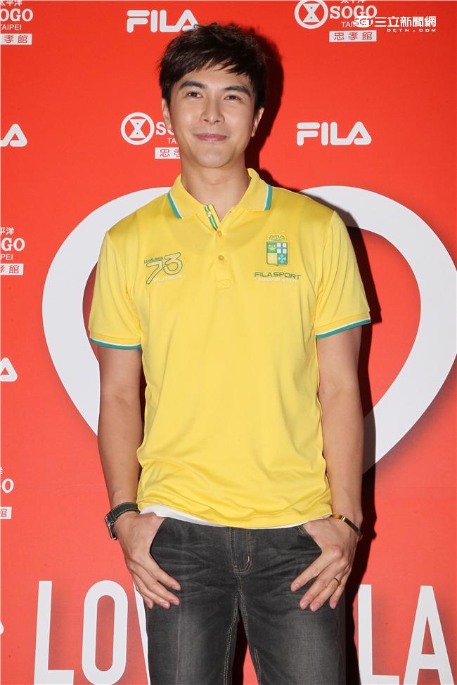 謝佳見擔任運動服飾一日店長，親密獻身會佳人，粉絲力拼爭奪謝太太寶座。（記者邱榮吉/攝影）

