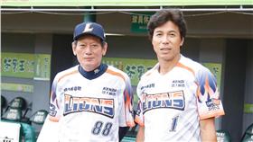 秋山幸二 郭泰源（統一獅提供）