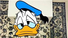 手機,地毯,花紋,撞衫,神隱
圖／翻攝自Jeya May Cruz臉書