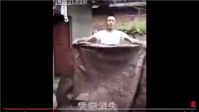 男秀魔術「憑空消失」　弟鎖門大破梗
