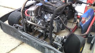 疑高速碰撞油管斷裂　卡丁車突起火