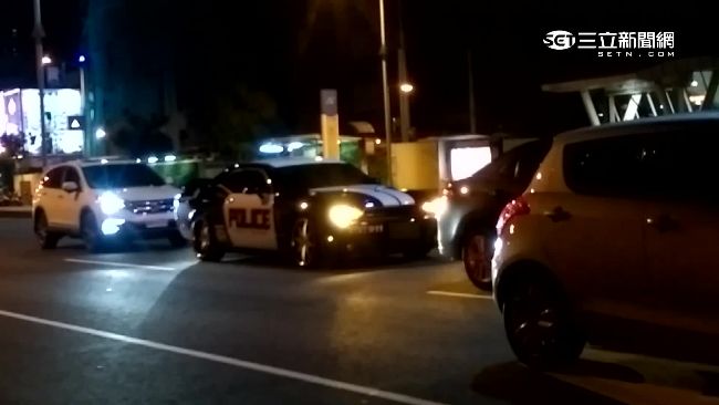比較威風？直擊「假警車」街頭趴趴走