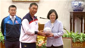 蔡英文接見女壘