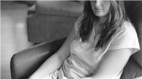 婦人
憂鬱
https://www.flickr.com/photos/dailyinvention/247884640/in/photolist-nUtt7-jTqxP6-oLPRtx-ezYqDA-5Fx1Hg-aWghTR-9VTTw7-9i9Er3-6fCTfX-f1hzW6-o9w4Pd-fjtHY3-atwrmF-dDx4g6-8FuwWj-atz1fm-i1HNB2-jTrQKE-kNA3FQ-jTpHx8-c19VK7-5zmnWM-gPUp1r-nCNuXV-66LUY7-gPSTnc-gPUojX-vasyUm-6Wmypa-nd5Xxo-nUttR-c4MGSm-d3hHtj-7Fp5j8-99R9QE-nB4h19-TnAy-hZgex5-criHWo-4btT9M-8nsnyv-ddQWcm-crjDsW-k8A5gC-prbNgB-f1YPwx-jTqndB-TnB9-5zmnWT-criL7W