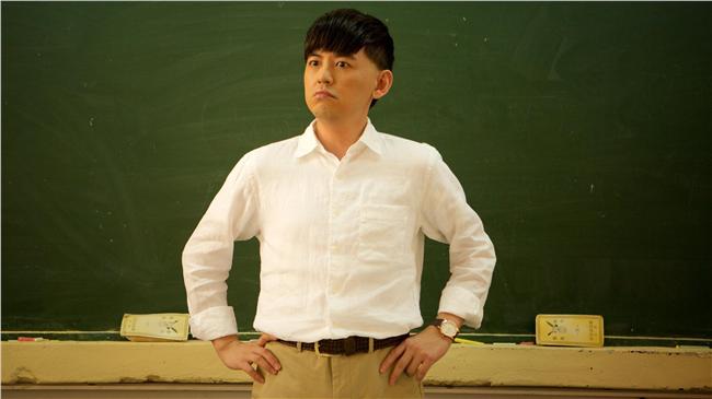 黃子佼客串老師　炫技一分鐘唸一百字