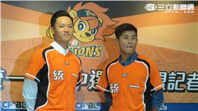 ▲蘇智傑與陳傑憲加盟統一獅。（圖／記者王怡翔攝）