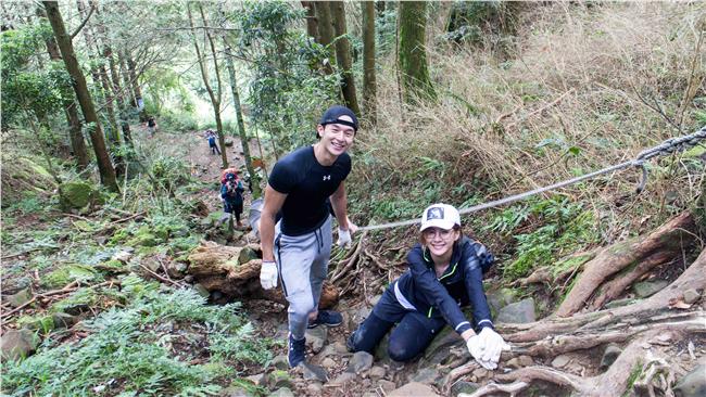 狼族聖地談情　安心亞心疼張軒睿遭毆