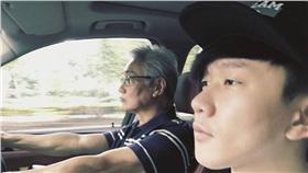 翻攝自林俊傑臉書 與爸爸