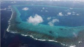 黃岩島／百度
http://baike.baidu.com/pic/%E9%BB%84%E5%B2%A9%E5%B2%9B/921622/0/060828381f30e9241054d90e4f086e061d95f719?fr=lemma&ct=single#aid=20055902&pic=f603918fa0ec08fa37ace48e51ee3d6d55fbda6f