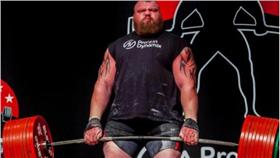 大力士腦血管爆裂（圖／翻攝自約克郡晚郵報）