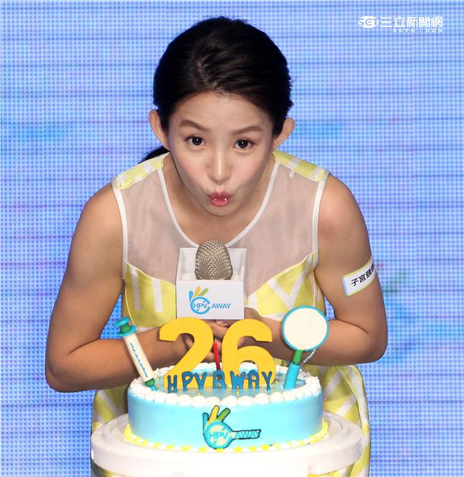 郭書瑤擔任子宮頸癌衛教大使，呼籲「疫苗┼抹片」雙重防護。〈記者邱榮吉/攝影〉
