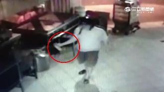 知名豆漿店遭噴紅漆　4間分店全遭殃