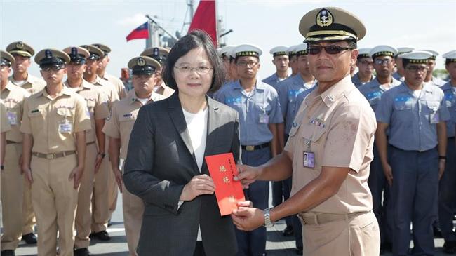 太平島突遭降為礁　蔡英文的心情是…