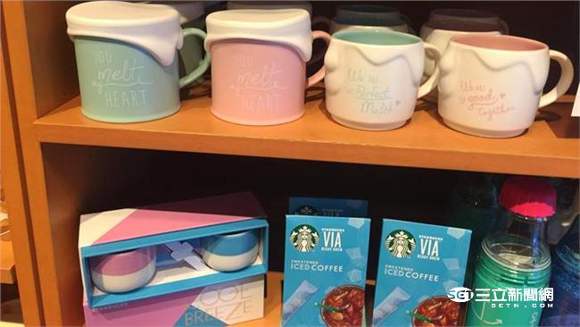 攻父親情人　星巴克推蛋糕、主題商品