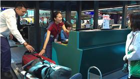 今年7月15日起搭乘華航自營班機往返亞洲、紐澳及歐洲航線，經濟艙託運行李免費額度將增加至30公斤。(圖／華航)
