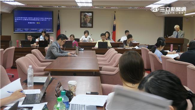 解禁加牛進口　藍委批新政府任人宰割