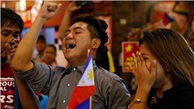 南海仲裁案出爐　菲律賓人開心到上街慶祝／路透社16:9