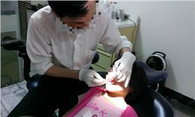 牙醫／flickr／https://www.flickr.com/photos/alberth2/8678251654/in/photolist-edSiSw-9Jk1kM-oZBVhf-edLDBn-jvDXj1-dhkL8Y-edLDtn-dhkL5h-oZojFB-oXBUtC-5uF2qh-jvE2Jy-edSj6W-Dtbzak-jvBRWD-jvDYxo-jvBVtt-5BSj4d-jvCHVs-jvE1vb-jvE1GJ-DtbAEK-8Ek9Nx-8Ek9Zz-jvBUy2-jvBSiR-ix2imn-8Ek9WH-eF8LhB-jCLehD-8Ek9SX-jvABbF-jvDYLj-wFC1iT-xAb2XG-xD76Z4-xCuzUD-xkZvDn-wFtCxW-wFtDru-wFBZWF-xkT9eu-eRBsfU-jCLesZ-jvDZ55-jvBRJe-ix1PNP-ix2qkH-ix1VKt-ix28Pj