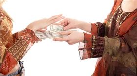 日本一名女子跟路人借錢　5千輕鬆入袋只因做了這件事