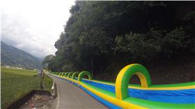 滑水道、玩水、游泳、旅遊、遊客（圖／翻攝自信義鄉葡萄滑水嘉年華官網）