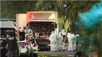 法國卡車衝撞人群　驚恐影片曝光