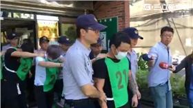 黃男率8員工向工程公司丟信號彈遭逮（翻攝畫面）