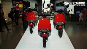 紅　電動機車　Gogoro　葉立斌攝　環保