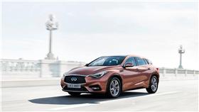 Infiniti Q30 翻攝FB