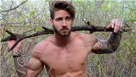 男模Travis DesLaurier（圖／翻攝自Travis DesLaurier臉書）