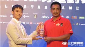 中華職棒明星賽陳金鋒獲頒人氣王（圖／記者王怡翔攝）