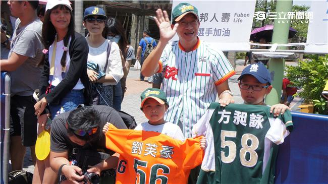 明星賽球員進場（圖／記者陳怡汝攝）