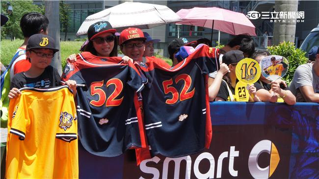 明星賽球員進場（圖／記者陳怡汝攝）
