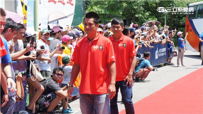明星賽球員進場（圖／記者陳怡汝攝）