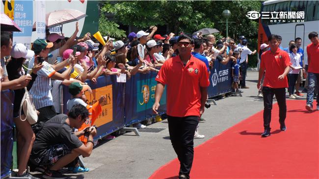 中職明星賽球員進場（圖／記者陳怡汝攝）