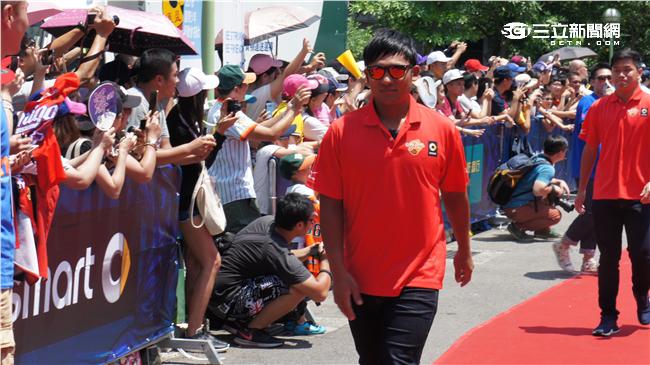 中職明星賽球員進場（圖／記者陳怡汝攝）