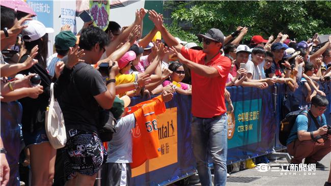 中職明星賽球員進場（圖／記者陳怡汝攝）