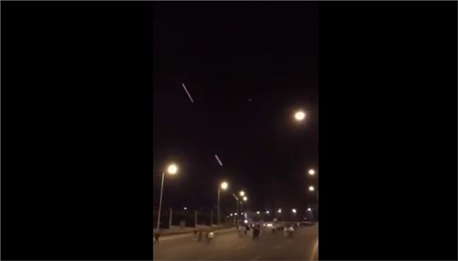 影／軍打民？疑土耳其直升機掃射群眾