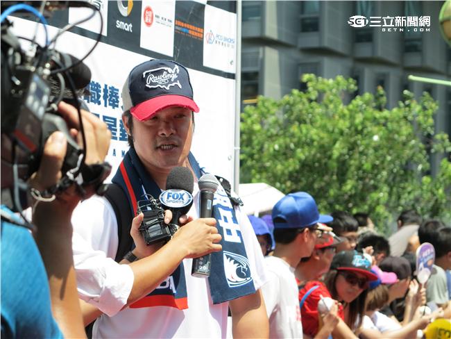 中職明星賽白隊球員進場（圖／記者王怡翔攝）