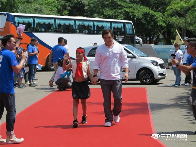 中職明星賽白隊球員進場（圖／記者王怡翔攝）