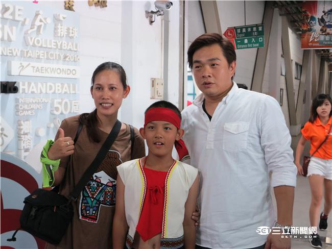 中職明星賽白隊球員進場（圖／記者王怡翔攝）