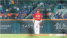 陳金鋒守一壘（圖／記者王怡翔攝）
