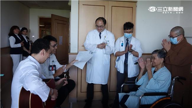 進安寧病房就等死？癌末阿嬤笑著說…