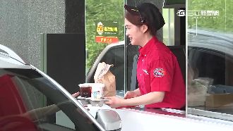 疑不滿等太久　惡男飆罵速食店員工