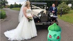 精靈寶可夢,婚禮,神奇寶貝,http://www.mirror.co.uk/news/uk-news/bride-upstaged-uninvited-wedding-guests-8433240