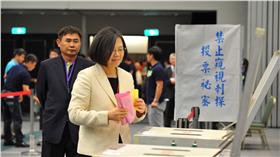 兼任民進黨主席的總統蔡英文，（民進黨提供）